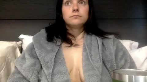 miss_maci_xo online show from June 29, 1:03 pm