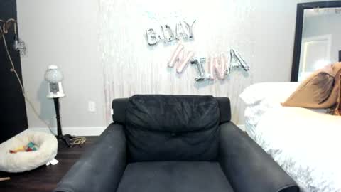 miss_nina_og online show from August 6, 5:56 pm