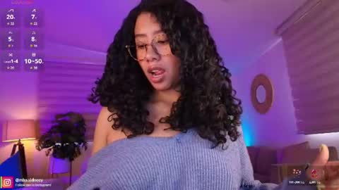 Amy Olivera online show from August 3, 1:07 pm