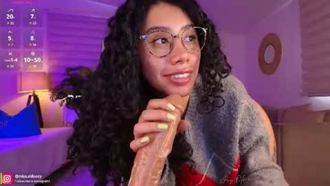 Amy Olivera online show from August 5, 6:39 pm