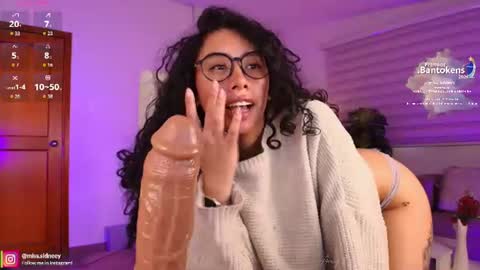 Amy Olivera online show from August 15, 1:04 pm