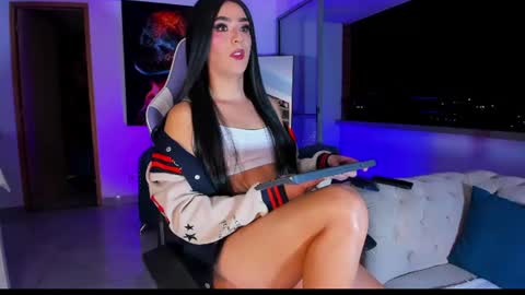 Sophie Cardenas ..... independent model online show from September 7, 1:33 am