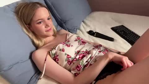 Emily online show from May 13, 1:38 am