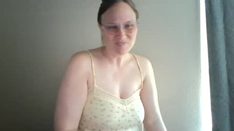 miss_tree996 online show from July 22, 5:15 pm