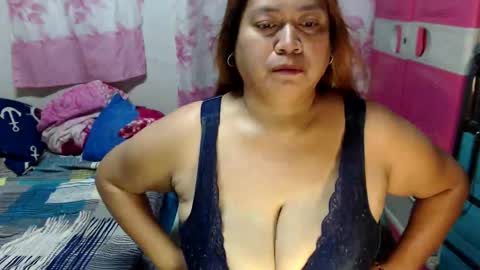 miss_v0lcan0 online show from April 22, 1:52 am
