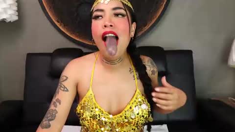 Vaiolette online show from August 15, 2:32 pm