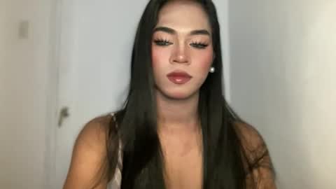 miss_veron_xoxo online show from May 3, 7:19 pm