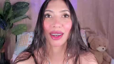 Miss Veronica online show from July 8, 1:04 pm