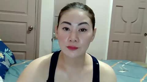 HOT MOMMY ZEPHYR online show from February 22, 11:31 am