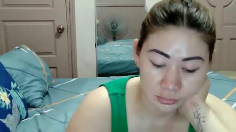 HOT MOMMY ZEPHYR online show from February 24, 2:43 am
