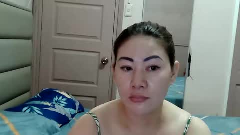 HOT MOMMY ZEPHYR online show from March 1, 8:27 pm