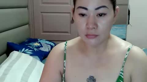 HOT MOMMY ZEPHYR online show from March 1, 11:56 pm