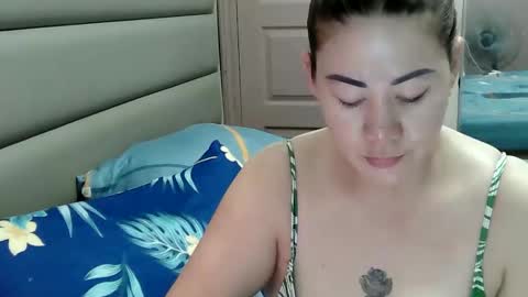 HOT MOMMY ZEPHYR online show from March 2, 10:01 am