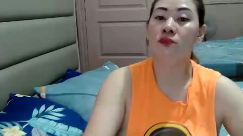 HOT MOMMY ZEPHYR online show from March 2, 3:19 pm