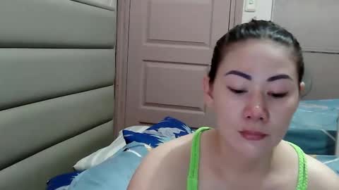 HOT MOMMY ZEPHYR online show from March 10, 11:29 am
