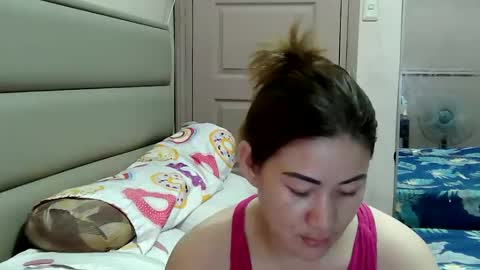 HOT MOMMY ZEPHYR online show from April 1, 8:12 am