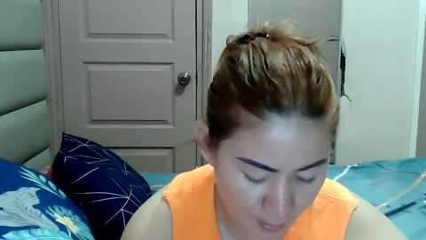 HOT MOMMY ZEPHYR online show from April 22, 11:13 am