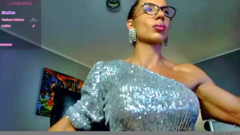 Alesyamuscledoll online show from August 12, 9:17 pm
