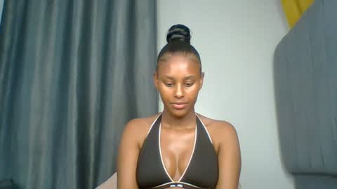 missbree1 online show from August 6, 3:33 pm