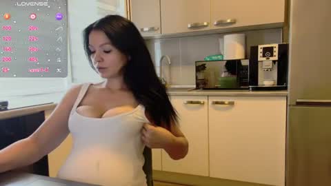 missbya online show from July 25, 8:29 am