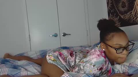 misscaramelxo online show from June 29, 6:43 pm