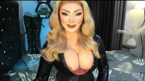 PRIESTESS CHANNEL online show from August 6, 12:20 am