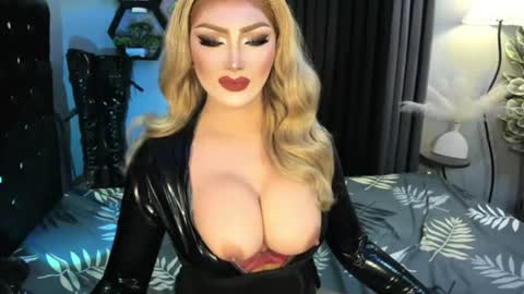PRIESTESS CHANNEL online show from August 8, 12:54 am