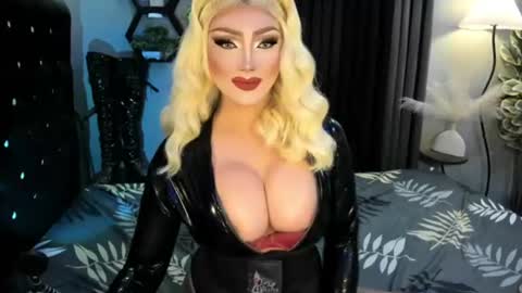 PRIESTESS CHANNEL online show from August 9, 7:37 pm