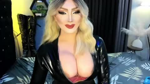 PRIESTESS CHANNEL online show from August 11, 11:18 pm