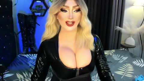PRIESTESS CHANNEL online show from August 15, 1:20 am