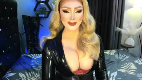 PRIESTESS CHANNEL online show from August 15, 11:19 pm