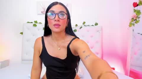 missdangerously online show from August 12, 5:15 pm
