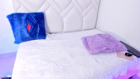 Dolly online show from August 6, 3:22 pm