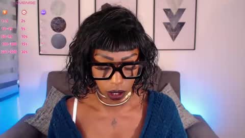 Emilie Diaz online show from August 4, 3:53 pm
