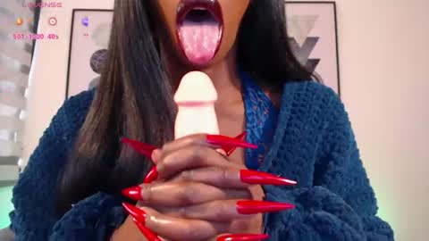 Emilie Diaz online show from August 6, 5:23 pm