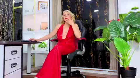 Escarlet online show from August 15, 6:17 am