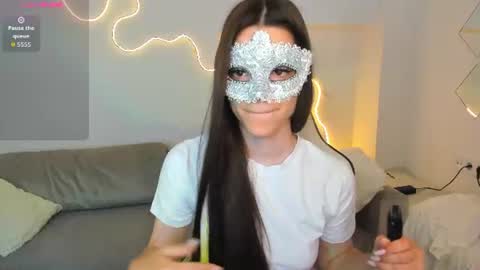 missevelyn__ online show from August 13, 1:52 am