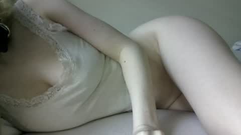 missflood online show from June 28, 11:46 am
