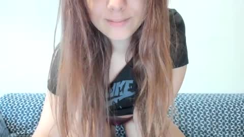 missgreen21 online show from August 6, 4:11 am