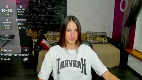 missis_sofiia online show from August 12, 1:02 pm