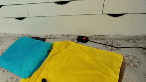 missjasminee online show from August 13, 4:43 pm