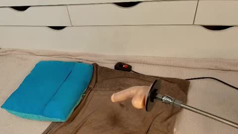 missjasminee online show from August 14, 2:32 pm