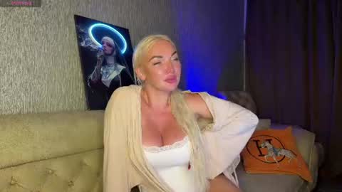 Jess online show from August 4, 11:13 pm