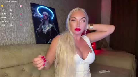 Jess online show from August 8, 9:37 pm