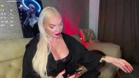 Jess online show from August 8, 11:49 pm