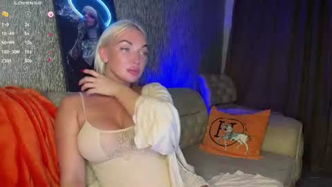 Jess online show from August 14, 9:51 pm