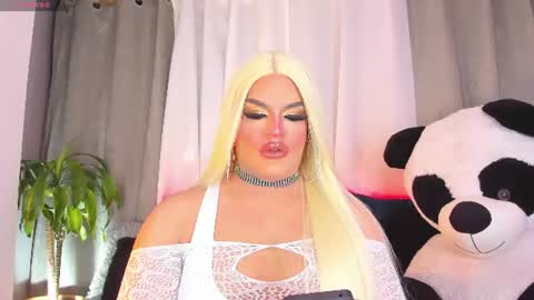 misskassandraa_ online show from July 21, 12:36 am