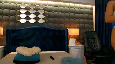 misskayaaa online show from August 3, 7:37 am