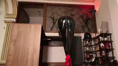 missmabelle_ online show from August 13, 4:59 am
