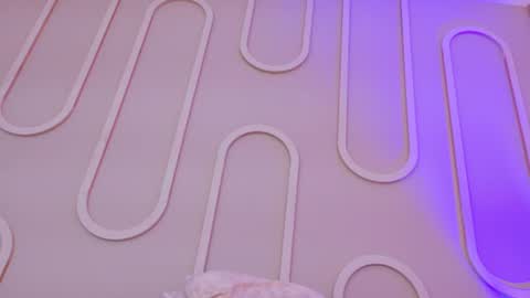 Mia  online show from August 7, 6:19 pm